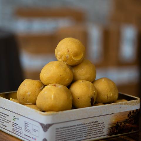 Besan Laddu 800 Gram Tin Box - 12 pcs