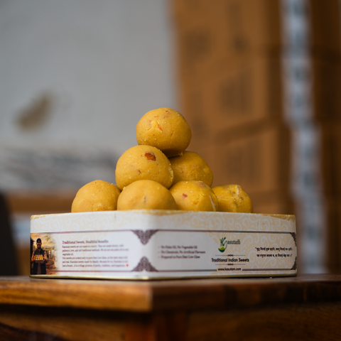 Besan Laddu 800 Gram Tin Box - 12 pcs